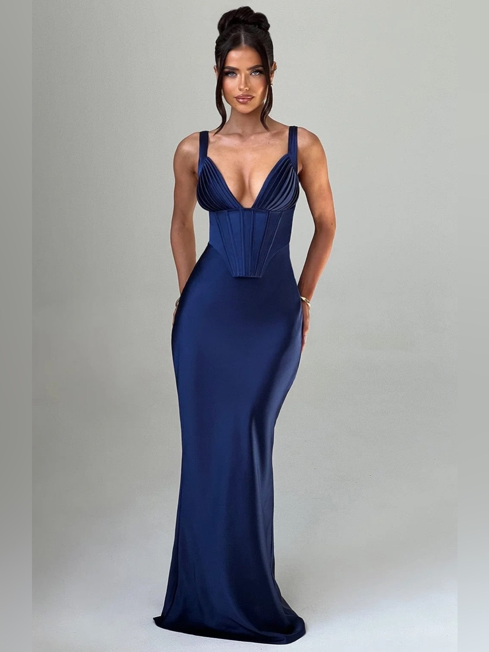 Elegant Navy Sculpted-Bodice Evening Gown